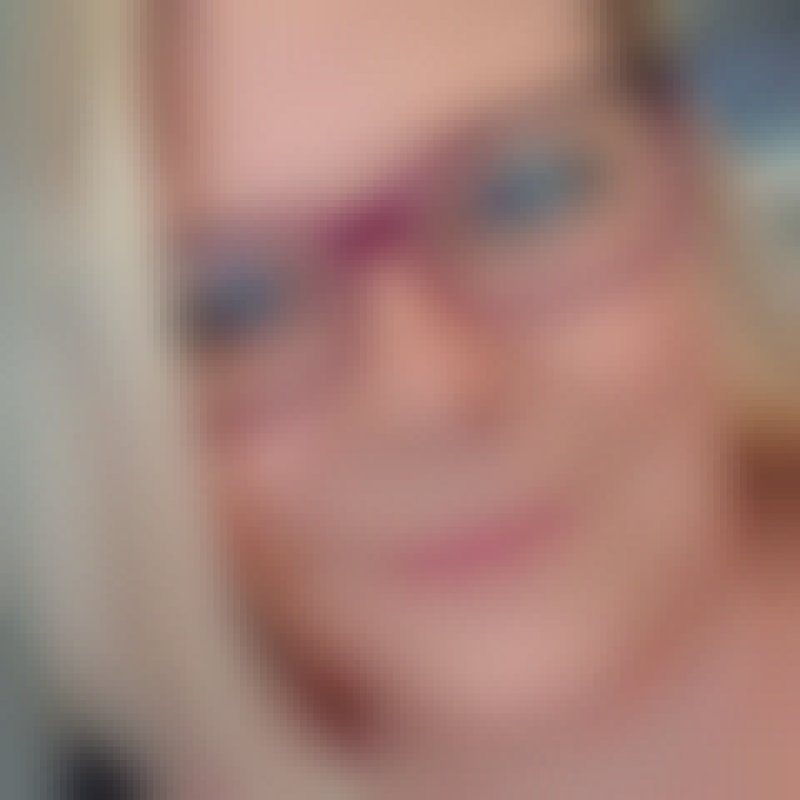 Alexandra Katec, 48, Dust