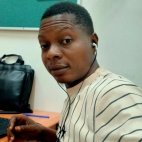 Armstrong, 34, Feucht