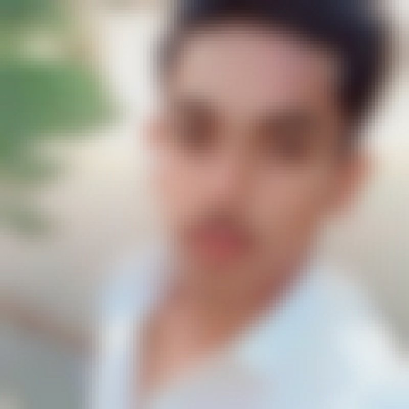 Akash, 21, Espejo