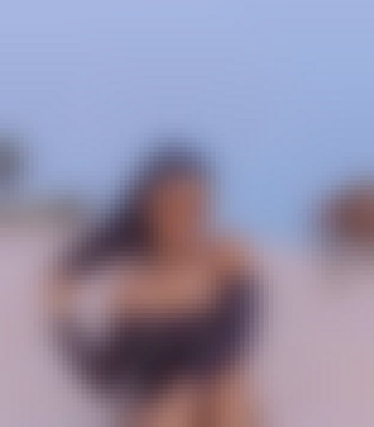 Charis, 21, Australia