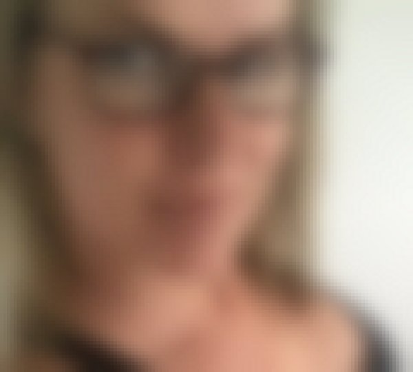 Sophie, 40, France