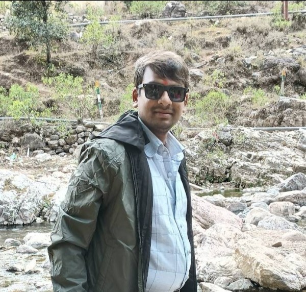 Pratik Gupta, 30, 25 scensin b9 z120