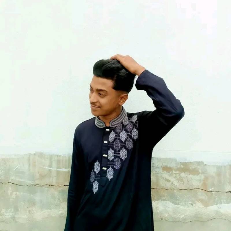 EMON, 21, Wiefelstede