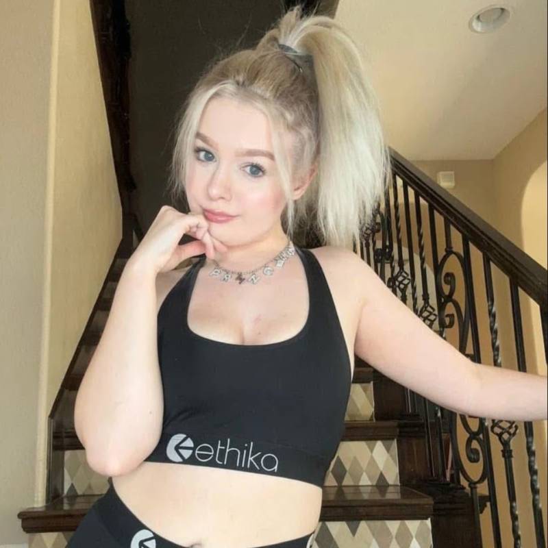 Victoria carmicheal, 27, New Zealand