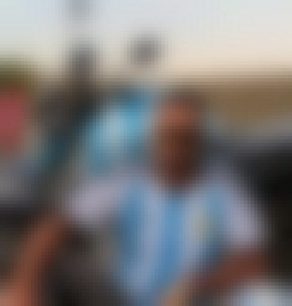 Somrat, 26, Como