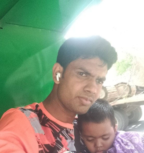 Yeashin, 26, Saintnicolas