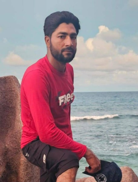 Sentu, 29, Ewell