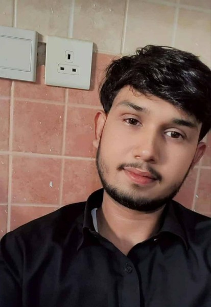 ISMAIL, 24, Pinneli