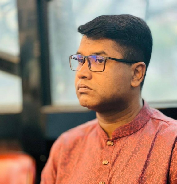 Ador, 39, Almere