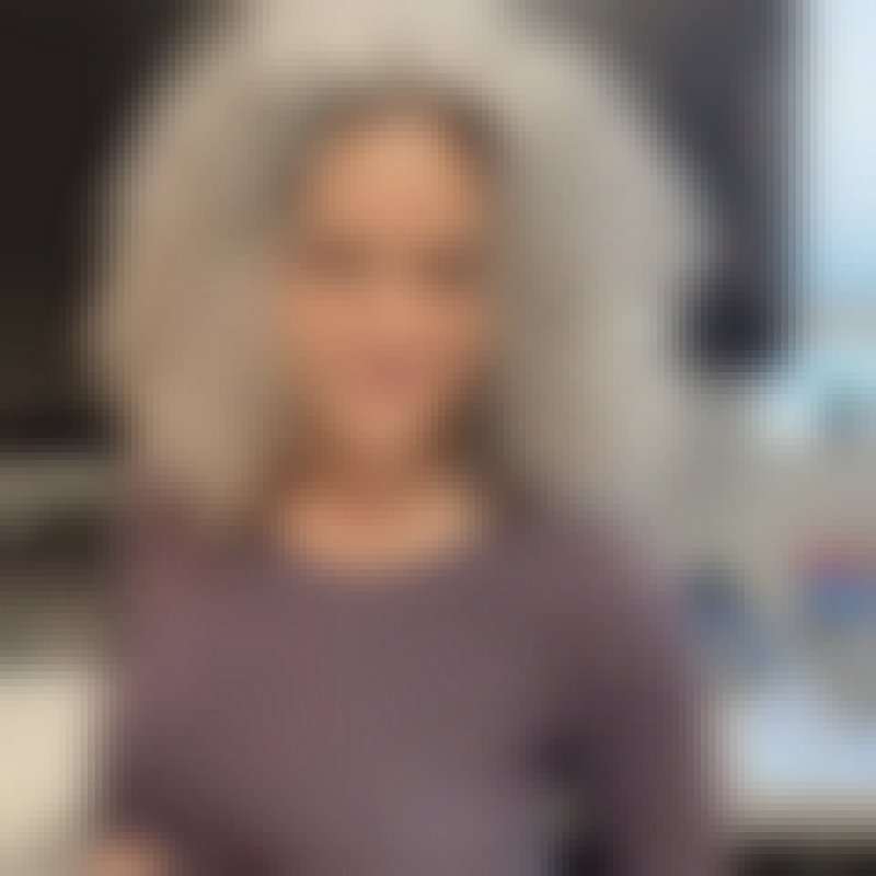 Victoria, 46, Ekamba