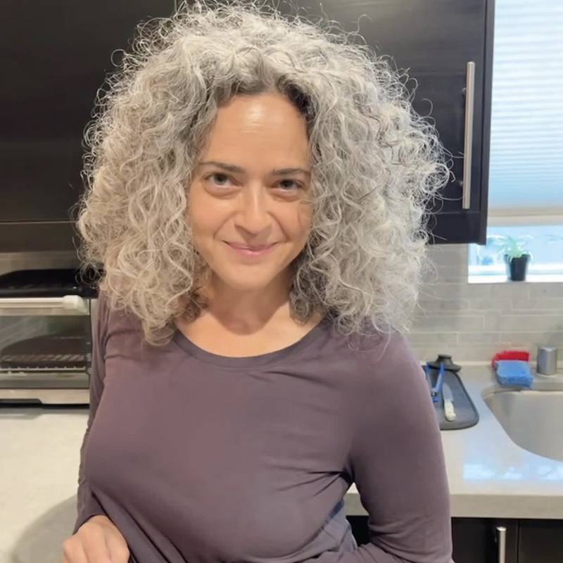 Victoria, 46, Merida