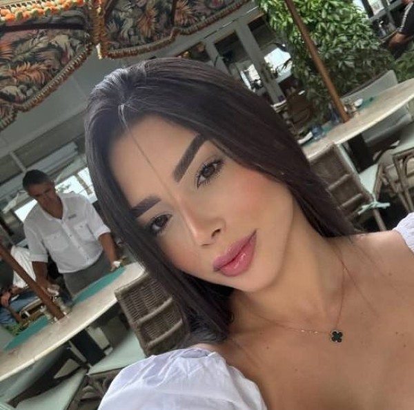 Mia Lavender, 33, Esparta