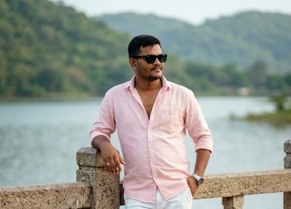 Rayhan, 23, Dinaj Pur