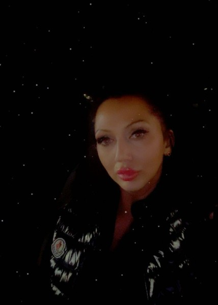 Ella, 37, Laryak