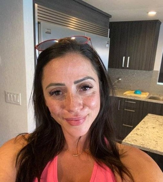 Brandi Rhodes, 36, Bind