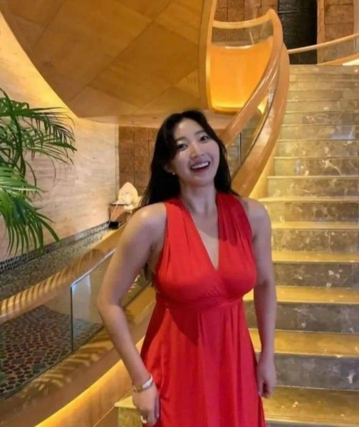 Fang, 30, Tom
