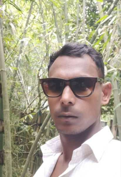 Alom, 25, Sesena