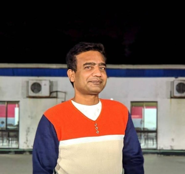 AKTAR, 38, Toplia