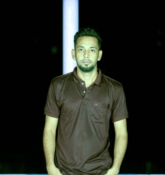 Uzzal, 28, Akakale