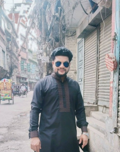 Md Samir, 35, Muscatine