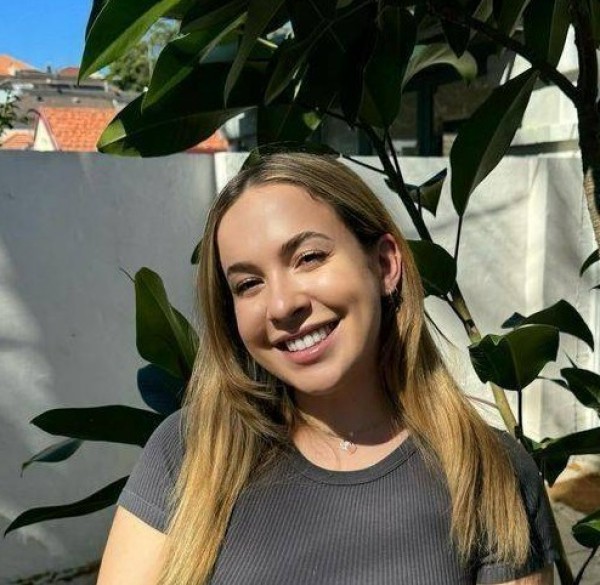 Jenna, 25, Bargarh