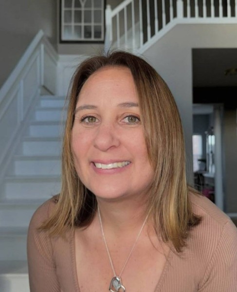 Emilia, 35, Winfield