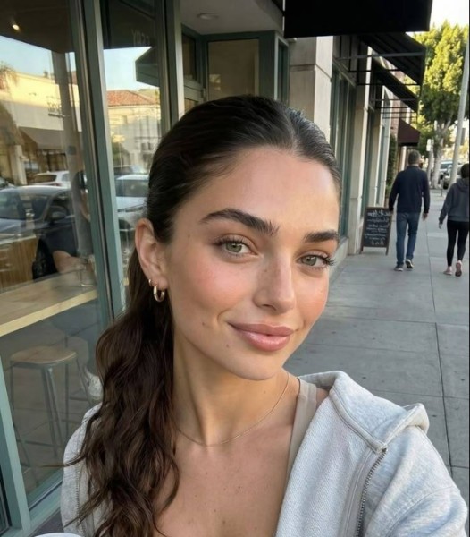 Alexis Smith, 45, Uzyn
