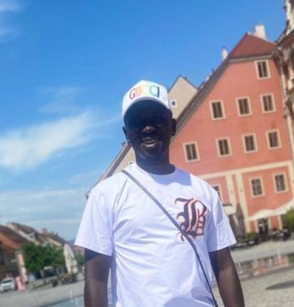 Kobe, 28, Otago