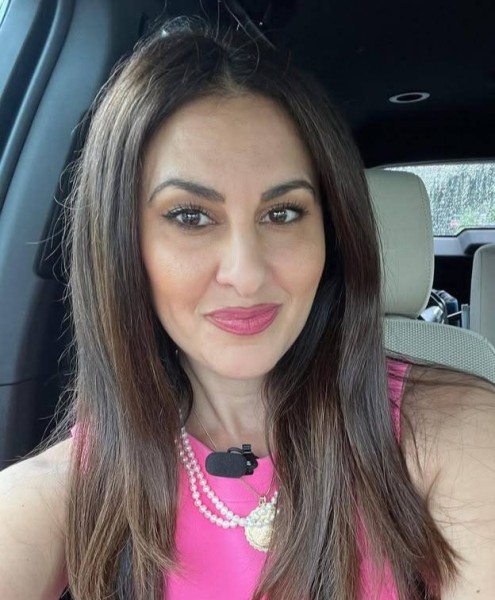Lorrie Phillips, 52, Vinales
