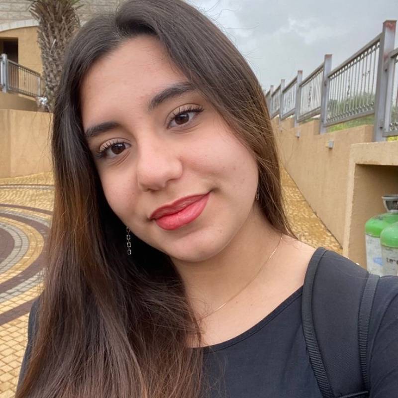Sarah, 28, Blair