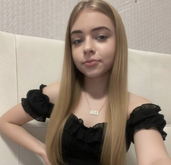 Sonia, 19, Regidor