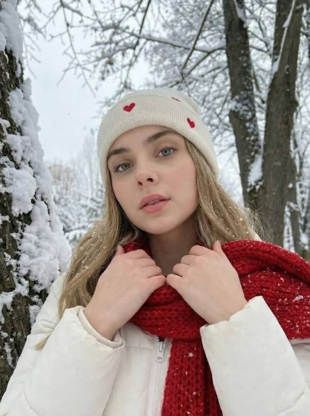 Lina, 55, Newstead