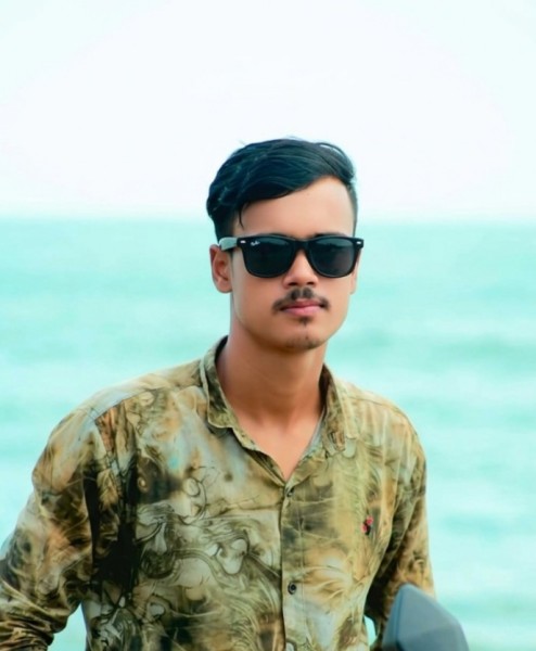 Hasan, 27, Liskeard