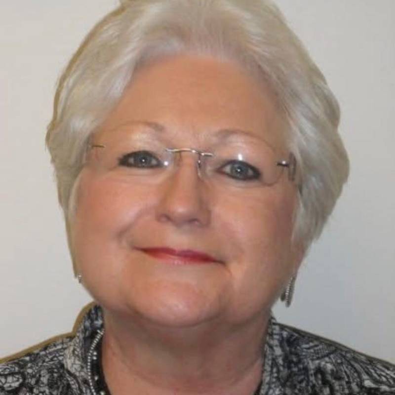 Betty, 65, Serrita