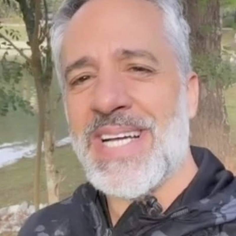 Robinson, 63, Cristais
