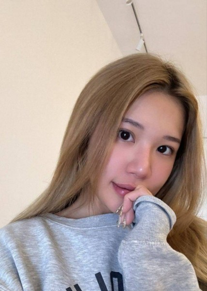 Rose, 26, Rubano