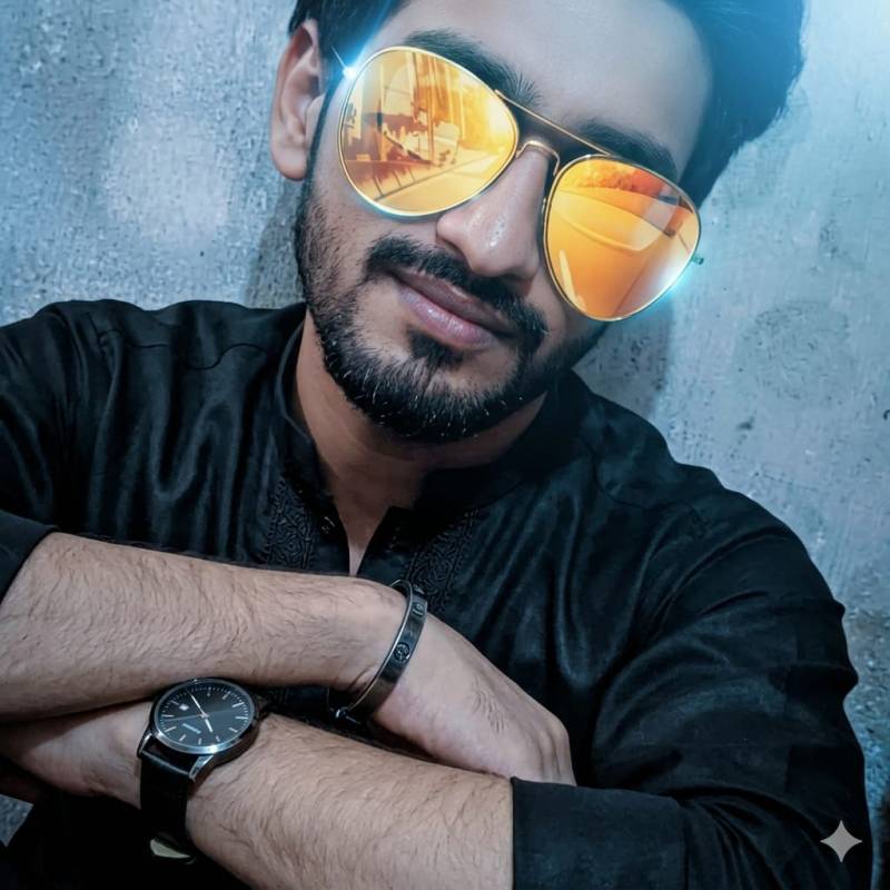 Burhan, 37, Echelon