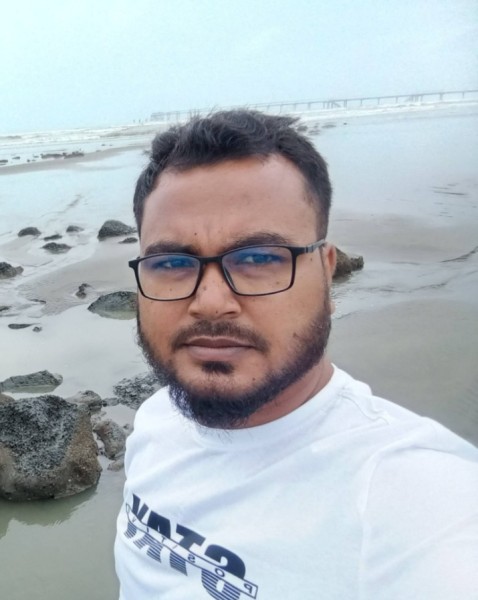 Md., 25, Desuk