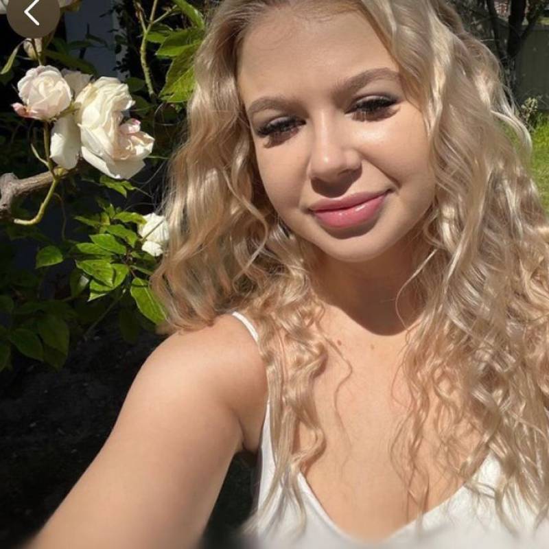 Alex Sandra, 35, Windlesham