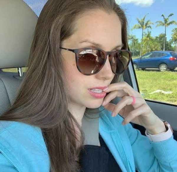 Marie, 29, Stark