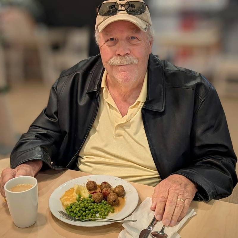 James, 66, Marginea