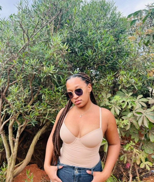 Mellanie, 22, Sibinal