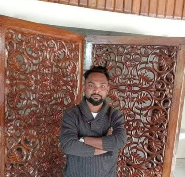 M.MI-.MOMIN, 33, Dara