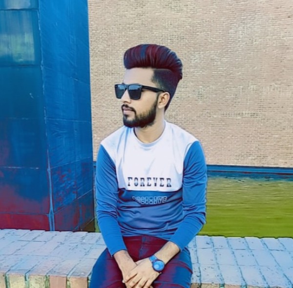 Akaah, 28, Bals