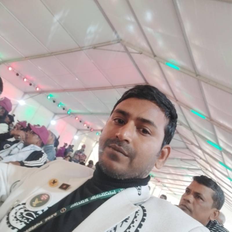 Salam, 32, Squamish