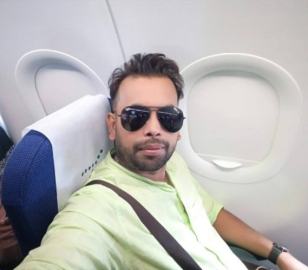Raj, 43