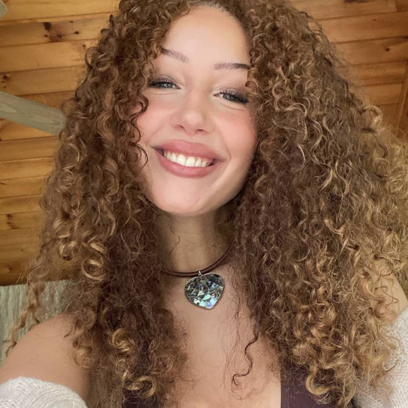 Belinda, 39, Cuervos