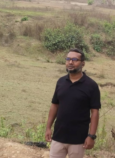 Amin, 42, Peritor