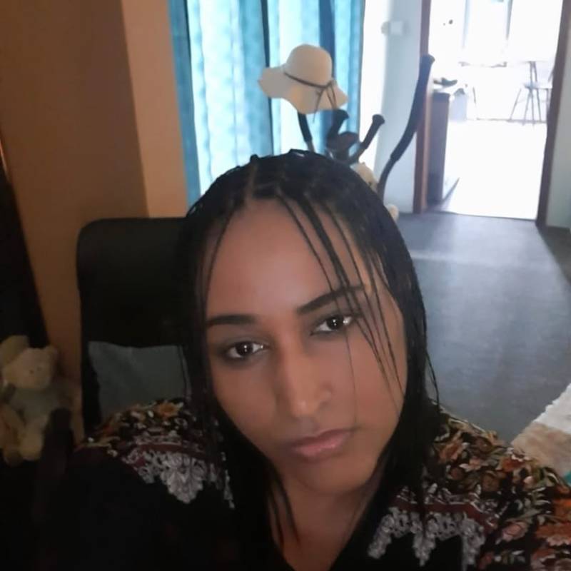 Mona Barbie, 31, Sini