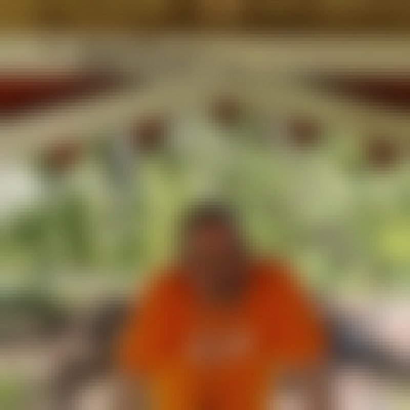 Sinan, 60, Glasgow